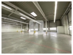 Innenansicht 6 - ca. 1.070 m² ebenerdige Produktions-/Lagerhalle mit 7 Rolltoren und ca. 122 m² angrenzendem Büro