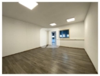 Meisterbüro - ca. 1.070 m² ebenerdige Produktions-/Lagerhalle mit 7 Rolltoren und ca. 122 m² angrenzendem Büro