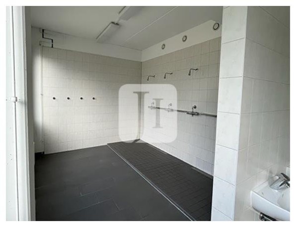 13507 Berlin, Halle/Lager/Produktion zur Miete | Dusche 1 | Jacobi Immobilien